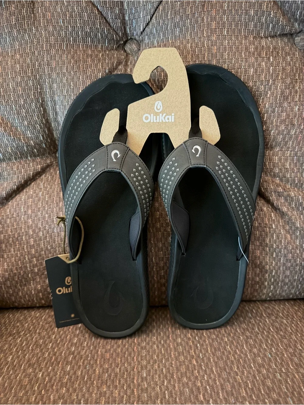 NWT OluKai Ulele Black Flip Flop Men’s Sandals Size 14